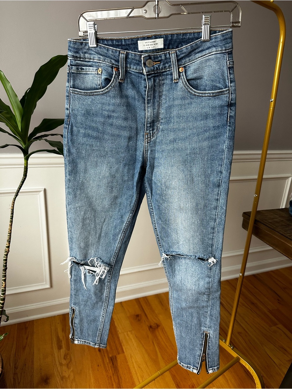Women’s  Distressed Knee Zip Hem High Rise Skinny Jeans